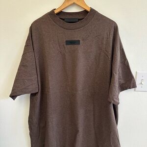 FEAR OF GOD ESSENTIALS Brown Men's Crewneck T-Shirt with Front Patch